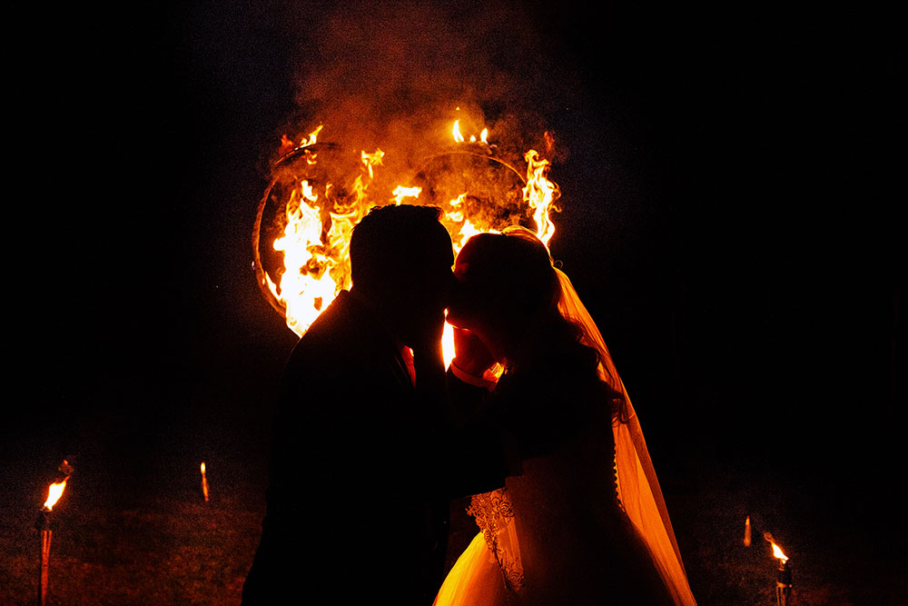 Feuerspucker, Hochzeit